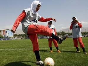 300_hijab-woman-soccer.jpg