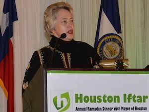 300_houston_iftar_2013_mayor.jpeg
