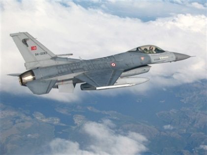 420_Turk_Plane_F16_pilot_.jpg