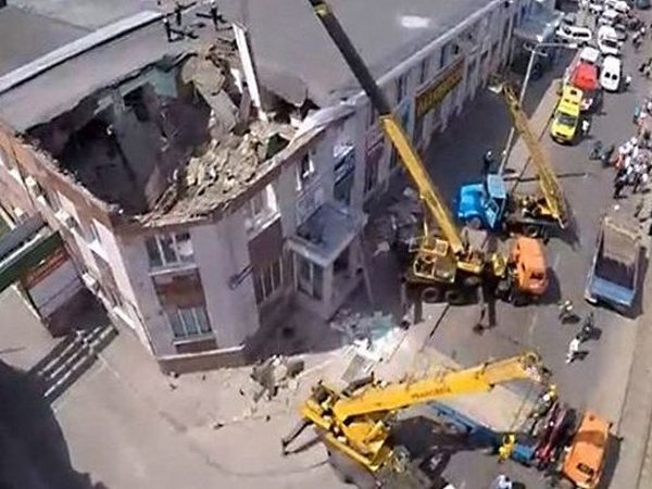 800_krisha_obrushenie_1