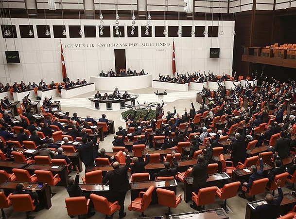 600_turk-parlament