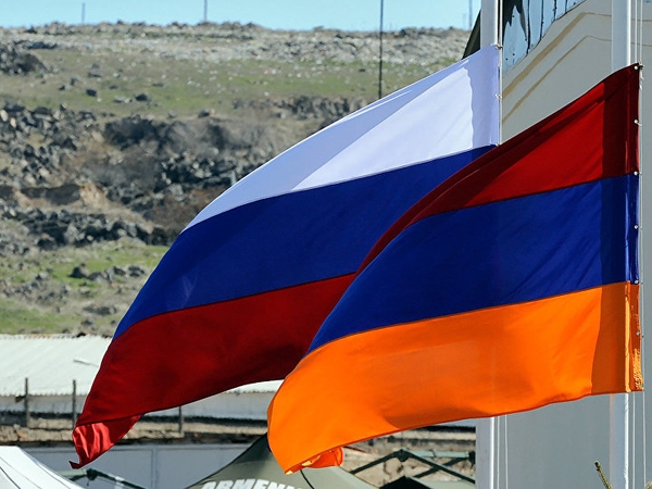 600_armenia-arm-rossia-rus-flagi.jpg
