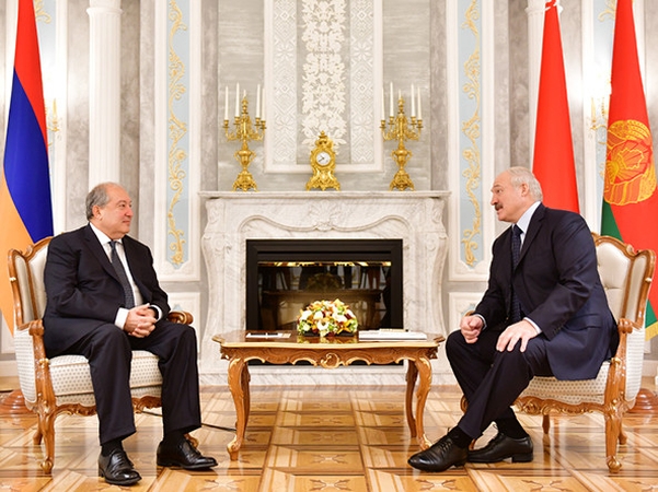 600_sarkisyan-lukashenko